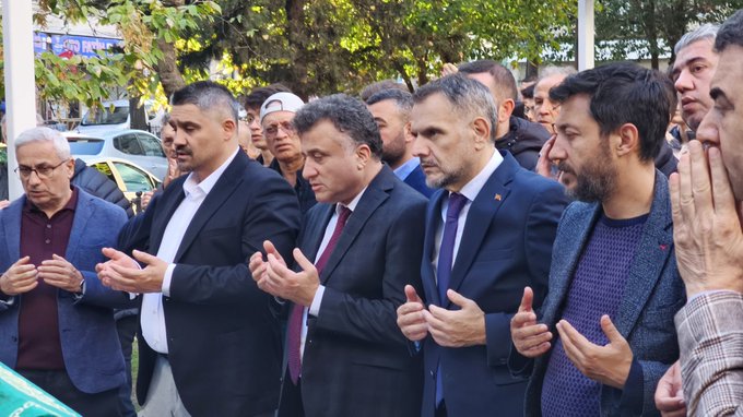 Gençlik Kolları Başkanımız İsmail Aşçı’nın kıymetli annesini Hakk’a uğurladık.