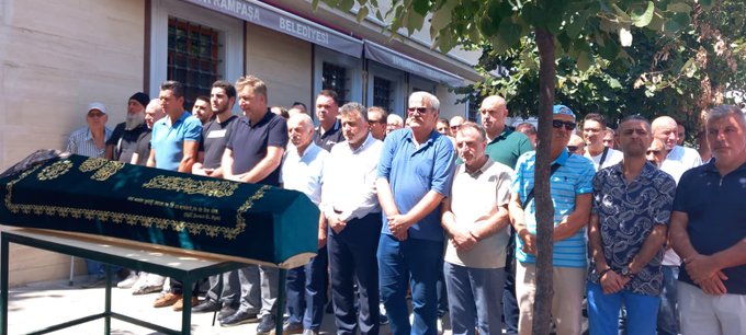 Eski dönem meclis üyemiz Filiz Akdoğan’ın kıymetli annesi Refiye hanımefendinin cenaze namazına katılım sağladık