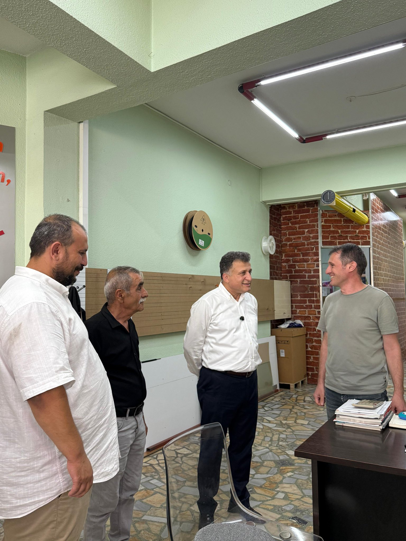 Cicoz Yolu Caddesi’nde esnaflarımızı iş yerlerinde ziyaret ettik.