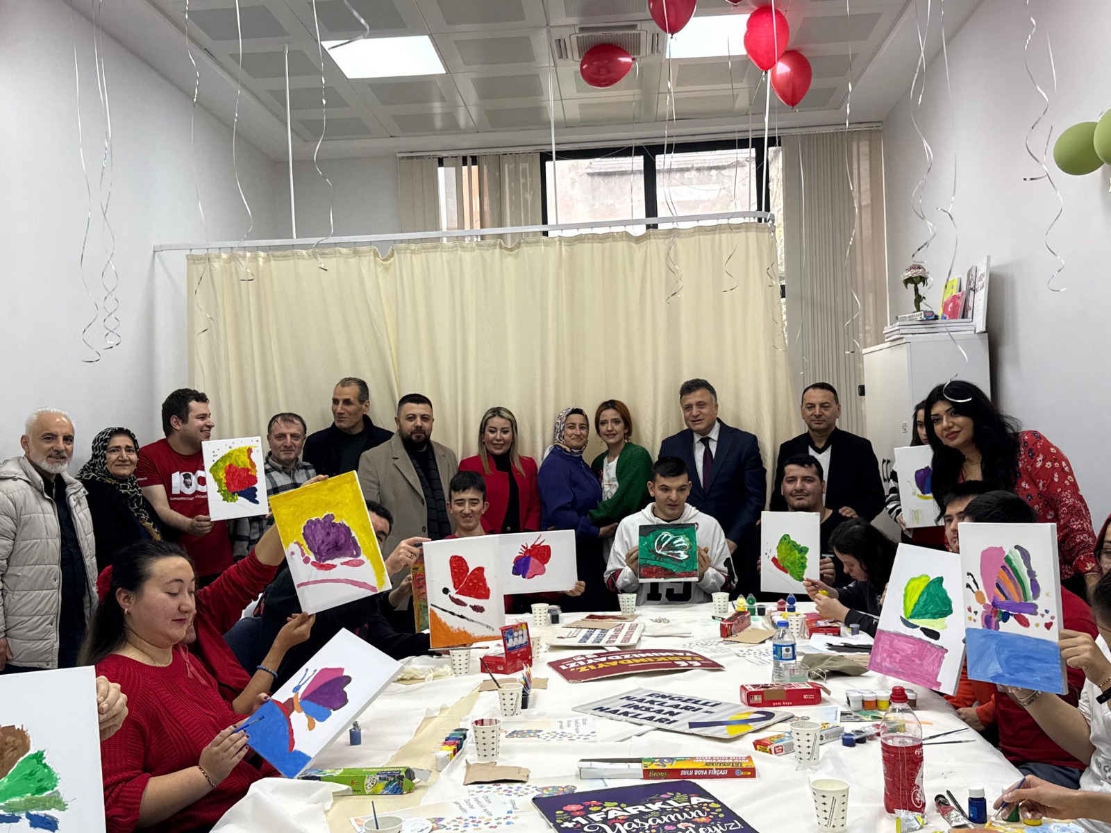 2 Nisan’da Anlamlı Ziyaret: Özel Çocuklara Moral Oldular