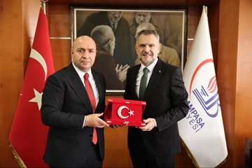 Sayın Kaymakamımız Abdullah Çiftçi’nin makamımıza yaptığı nazik ziyareti için teşekkür ederim.