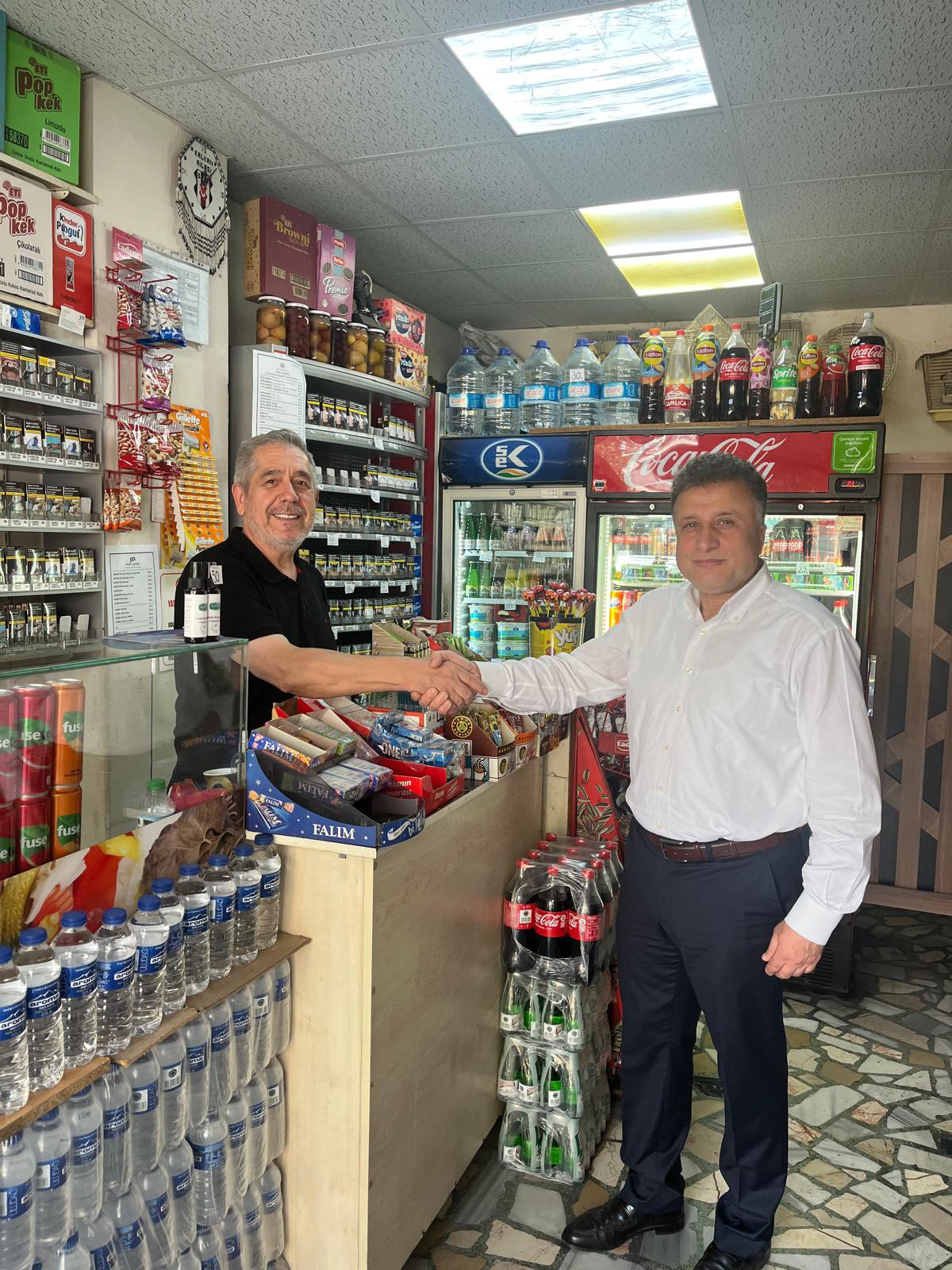 Tuna Caddesi’nde esnaflarımıza uğrayıp selamlaştık.