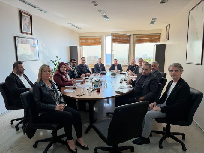 Bayrampaşa Belediyesi Ekim Ayı Meclis Toplantısı 3. Oturumu öncesi Ak Parti Grup toplantısını meclis üyelerimizle birlikte icra ettik.