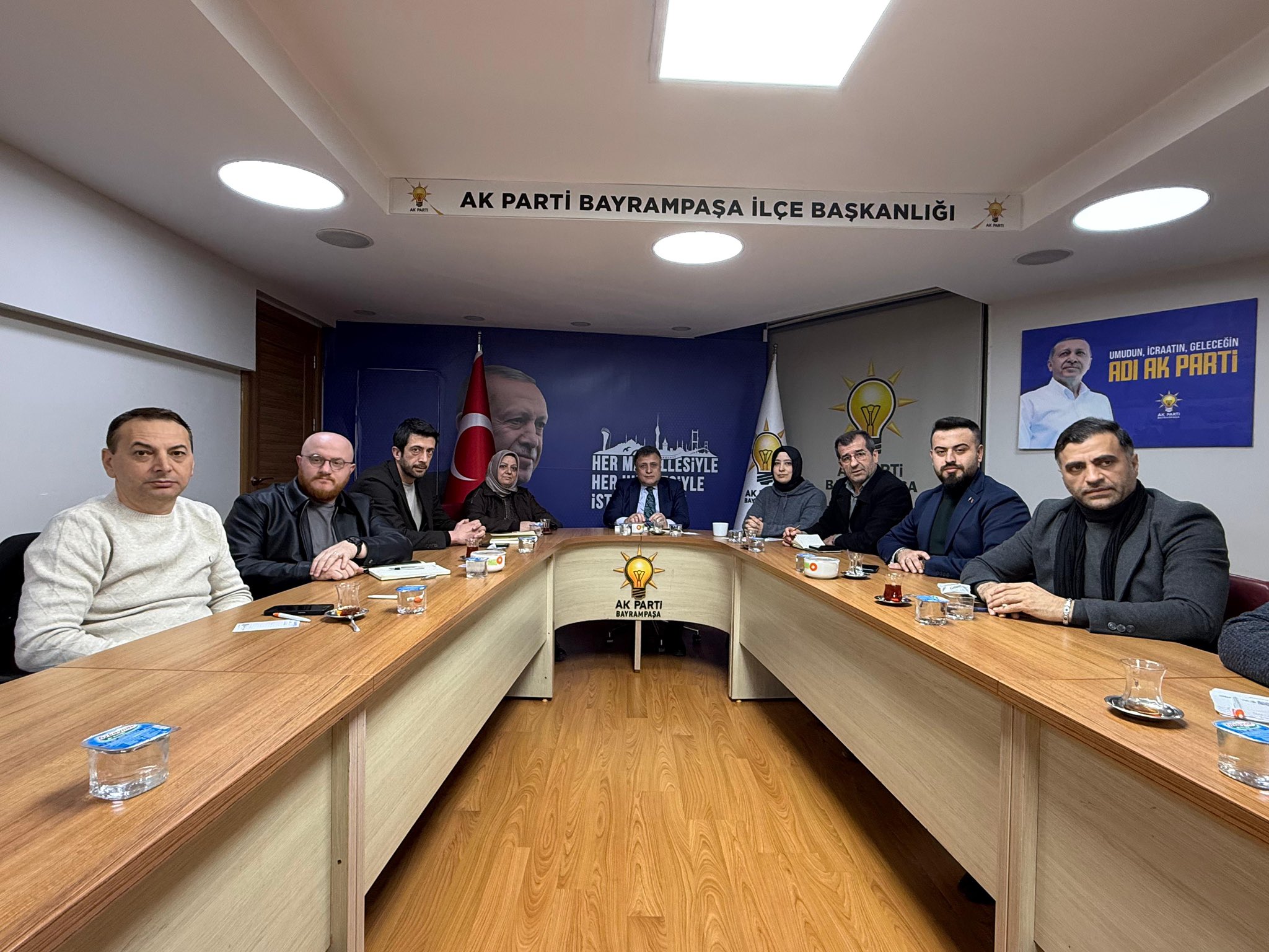 AK Parti Bayrampaşa’da Haftalık Yönetim Kurulu Toplantısı Yapıldı