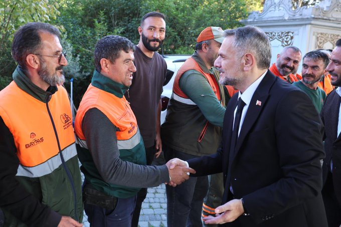 Bayrampaşa’mızın yeşiline emek veren Park ve Bahçeler Müdürlüğü personelimizle bir araya geldik.