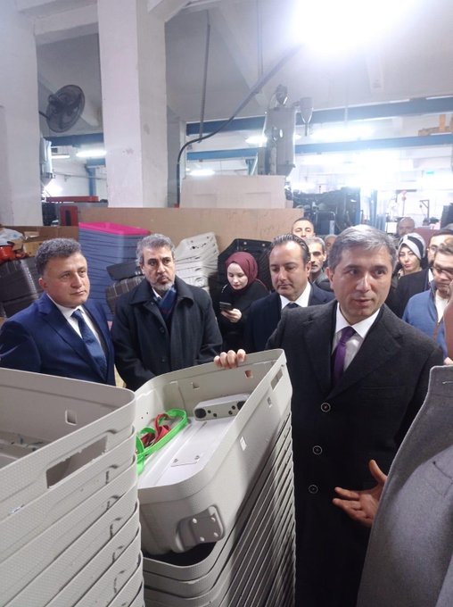 Aydıner Eczanesinde ziyaret ettik. Hemşerilerimizin güler yüzü bizlere güç verdi.