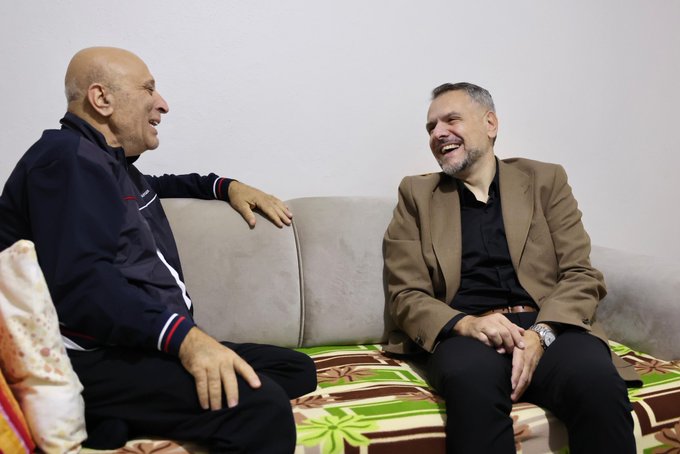 Cevatpaşa Mahallesi Yönetim Kurulu Üyemiz Şerafettin Kurt’u ameliyat sonrası evinde ziyaret ettik.