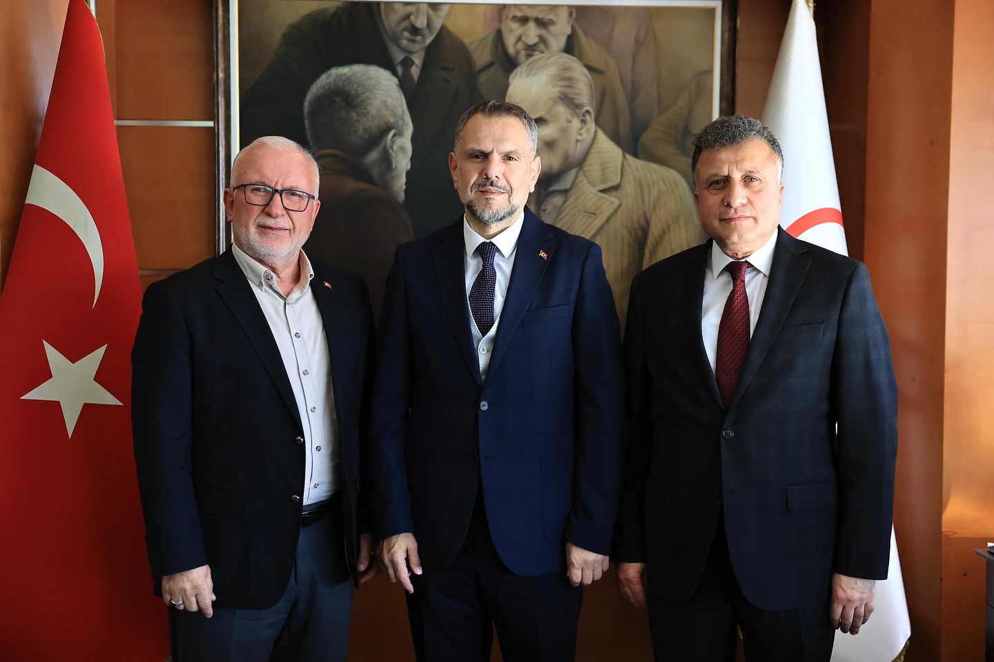 Önceki dönem Belediye Başkanımız, AK Parti 24, 25 ve 26. Dönem Milletvekilimiz Sayın Hüseyin Bürge ile Bayrampaşa İlçe Başkanımız Sayın Mehmet Acar’ı belediyemizde ağırladık. .