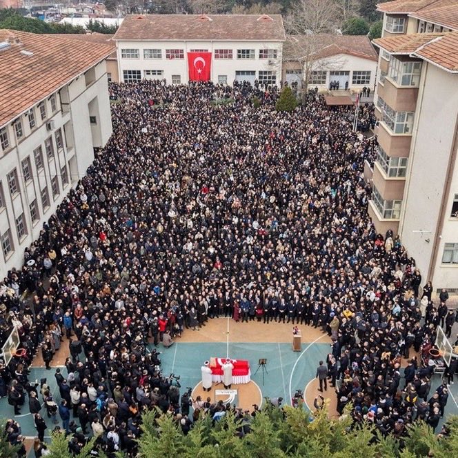 Görevi Başında Şehit Edilen Öğretmen Fatma Nur Çelik’i Gözyaşlarıyla Uğurladık
