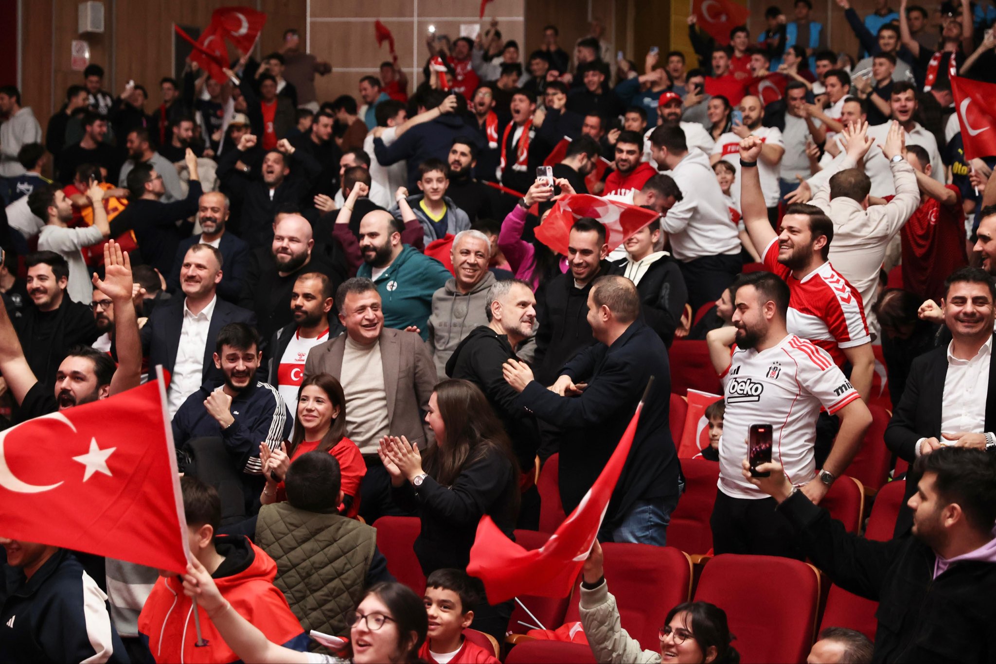 “Bizim Çocuklar”a Yürekten Destek