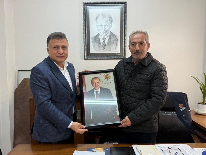 Cevatpaşa Mahallesi Muhtarımız Halis Söyler’i yönetim kurulu üyelerimizle birlikte ziyaret ettik.