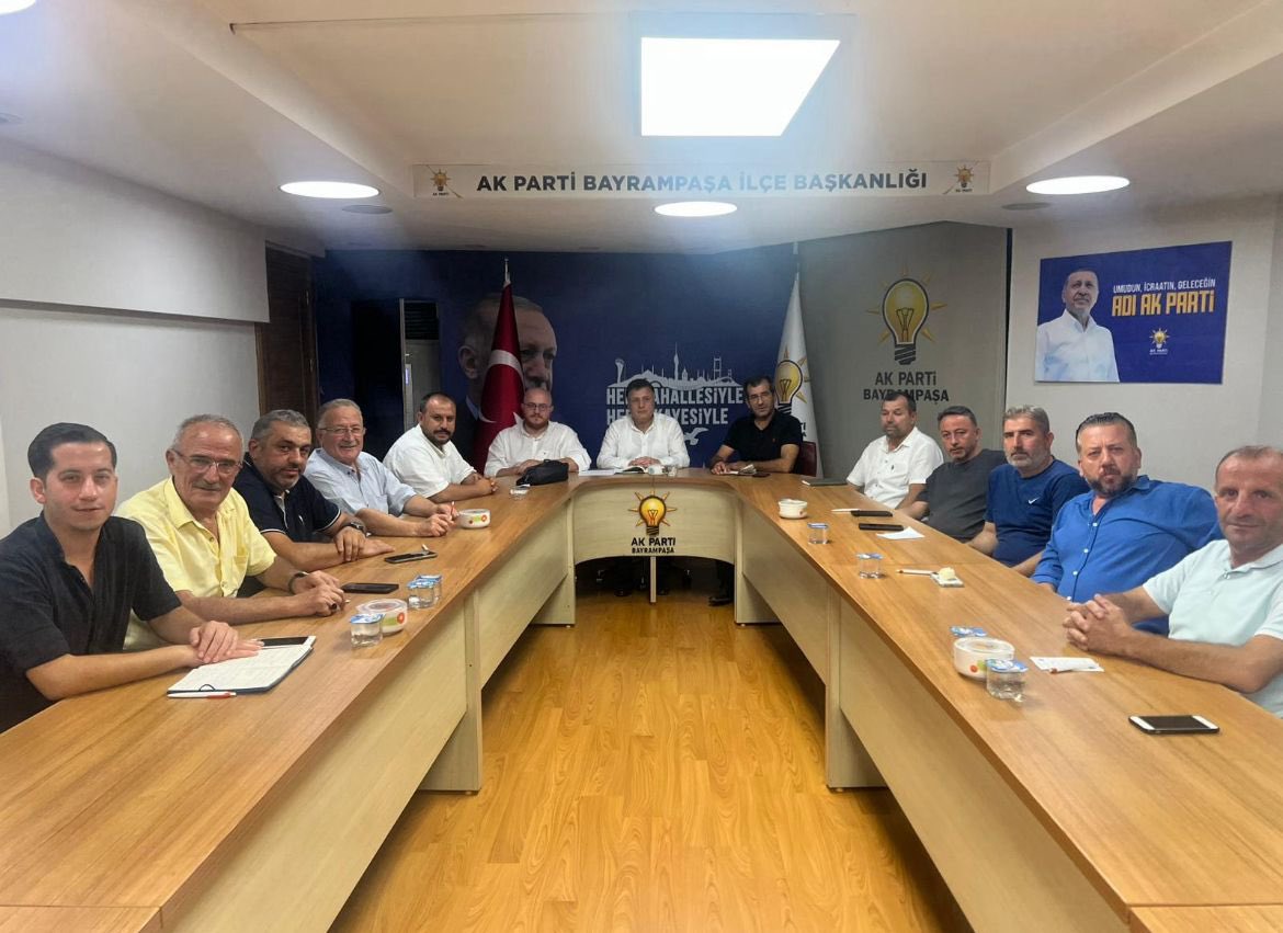 İlçe Başkanlığımızda Mahalle Başkanlarımızla toplantımız.