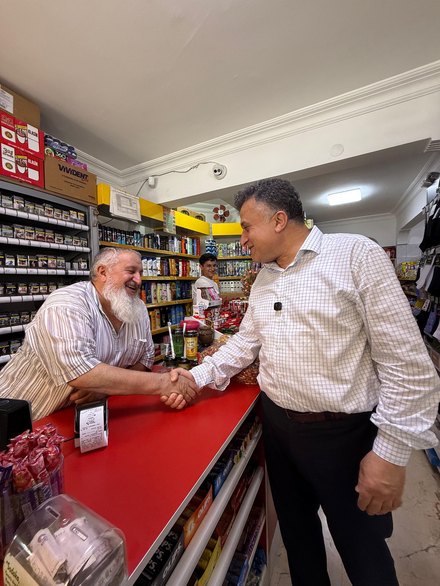 Cuma’nın bereketiyle Yenidoğan’da esnafımıza hayırlı işler diledik.