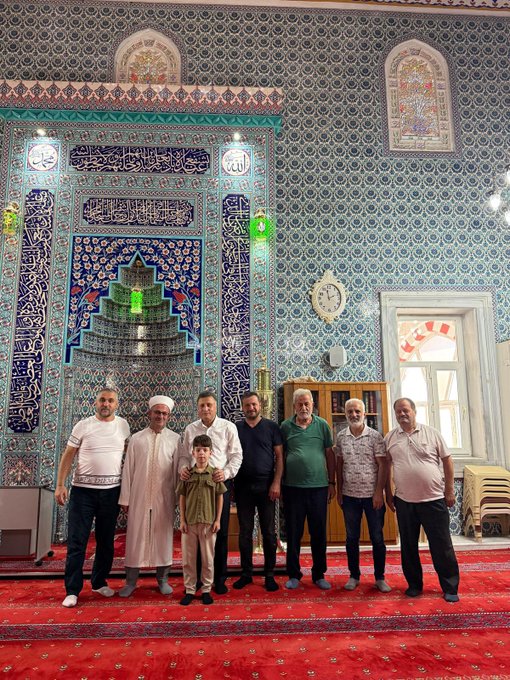 Bugün Cuma namazımızı, teşkilat mensuplarımız ve Meclis Üyemiz Turgay Çetin ile birlikte Kartaltepe Çift Şerefeli Camii’nde eda ettik.