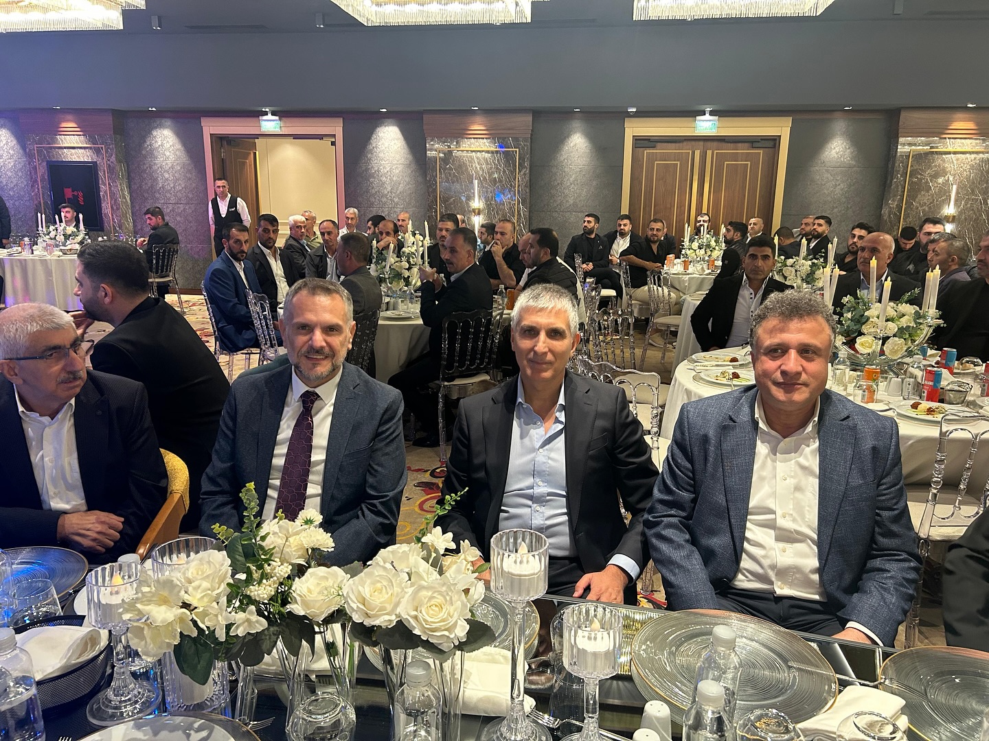 Bayrampaşa İlçe Gençlik Kolları Başkanımız Ferhat Altunbey ve Eslem Erkoç’un nişan merasimine; İlçe Yönetim Kurulu Üyelerimiz, Meclis Üyelerimiz ve teşkilat mensuplarımızla birlikte katılım sağladık