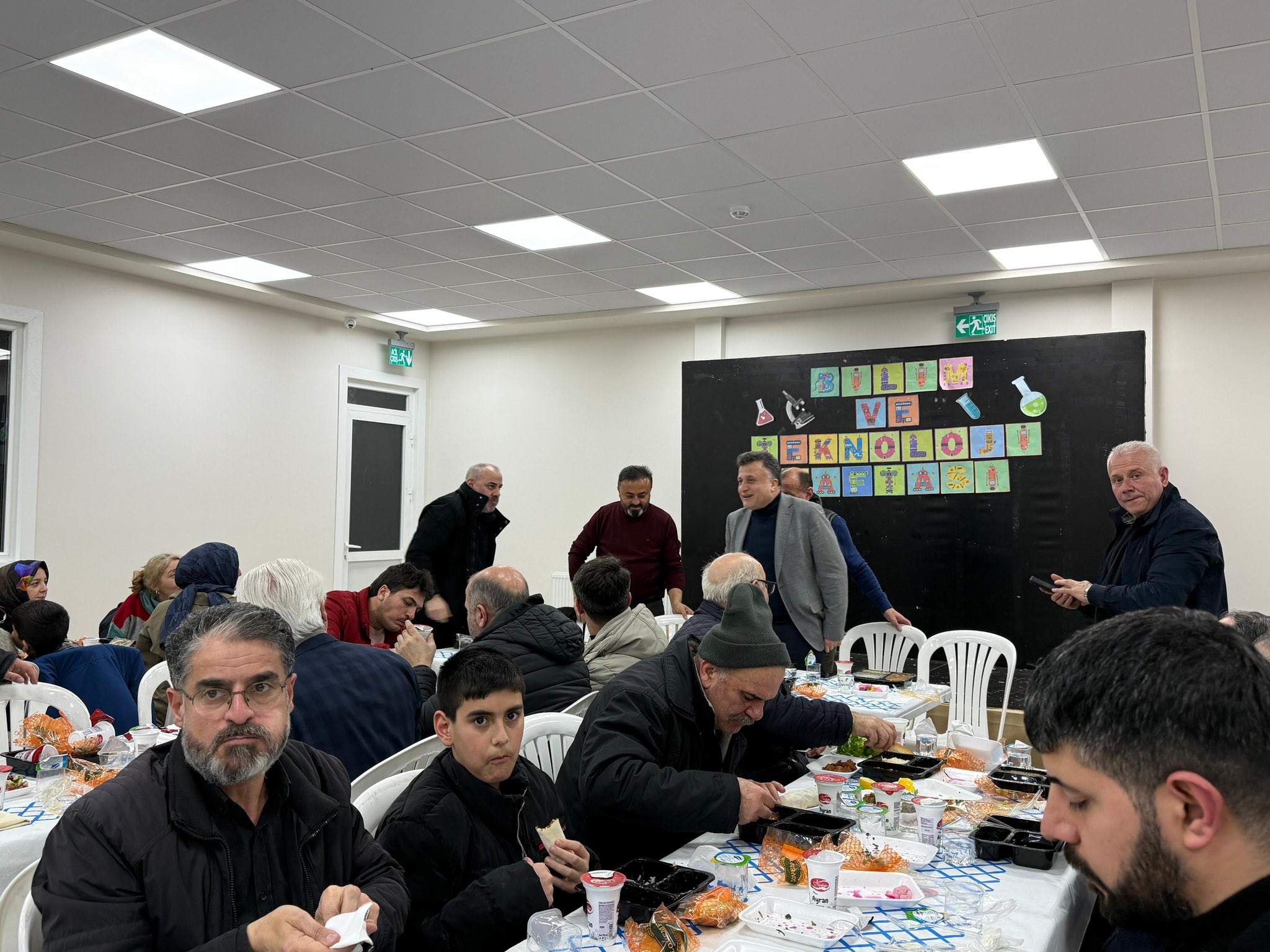 Cevatpaşa Mahallesi’nde Teşkilat İftarı: Birlik ve Dayanışma Sofrasında Buluştular