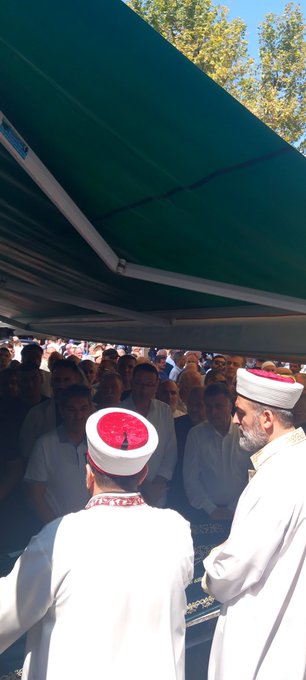 Matbaa esnaflarımızdan, kıymetli dostumuz Yaşar Kayaca’nın cenaze namazını katılım sağladık.