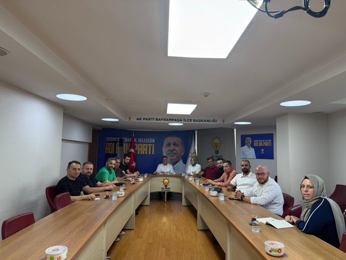 ilçe Başkanlığımızda gerçekleştirdiğimiz haftalık Yürütme Kurulu toplantımızda, teşkilat çalışmalarımızı istişare ettik