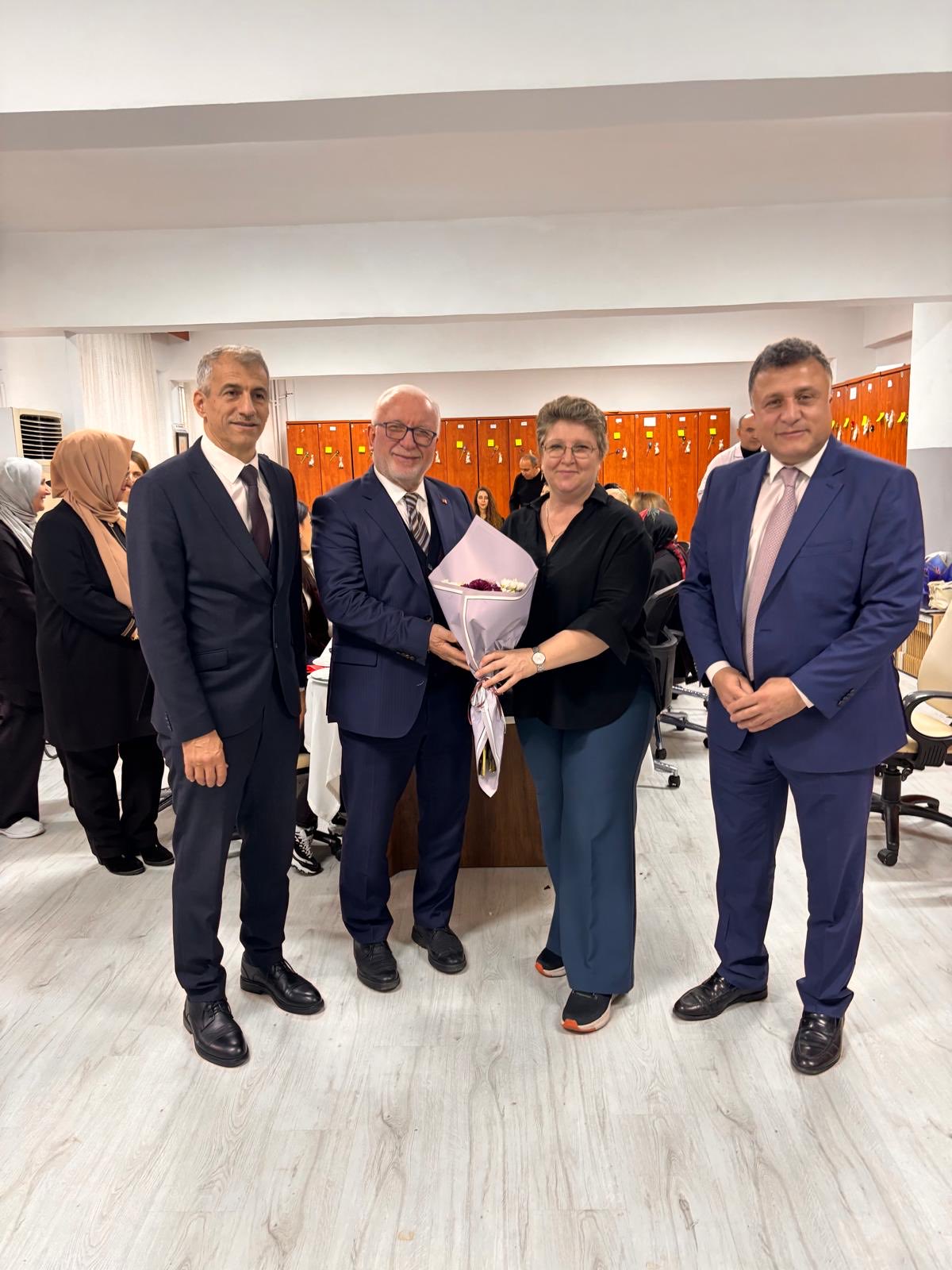 MKYK Üyemiz  Hüseyin Bürge ile birlikte Hüseyin Bürge Anadolu Lisesi öğretmenlerimizi ziyaret ettik.