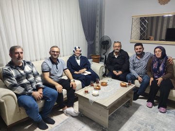 Yenidoğan Mahallemizde, Yönetim Kurulu Üyelerimiz ve mahalle teşkilatımızla birlikte komşularımıza misafir olduk.