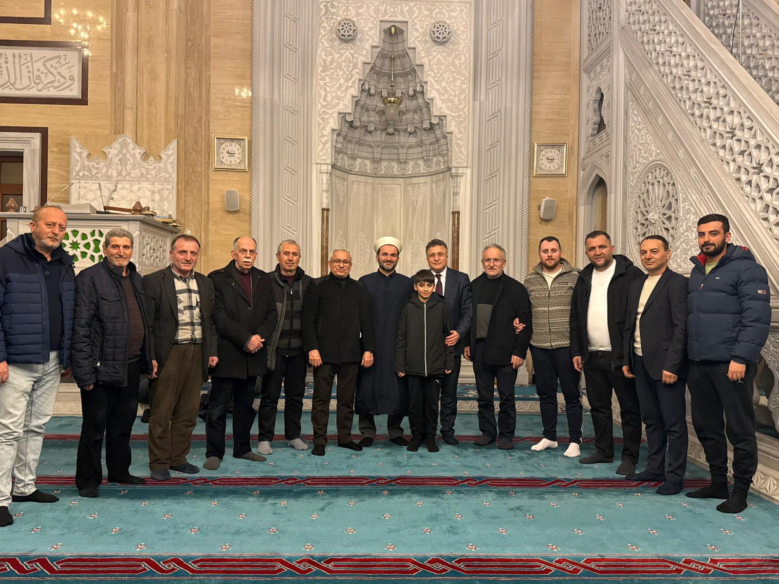 Yenidoğan Mahallesi’nde Teravih Sonrası Gönül Buluşması