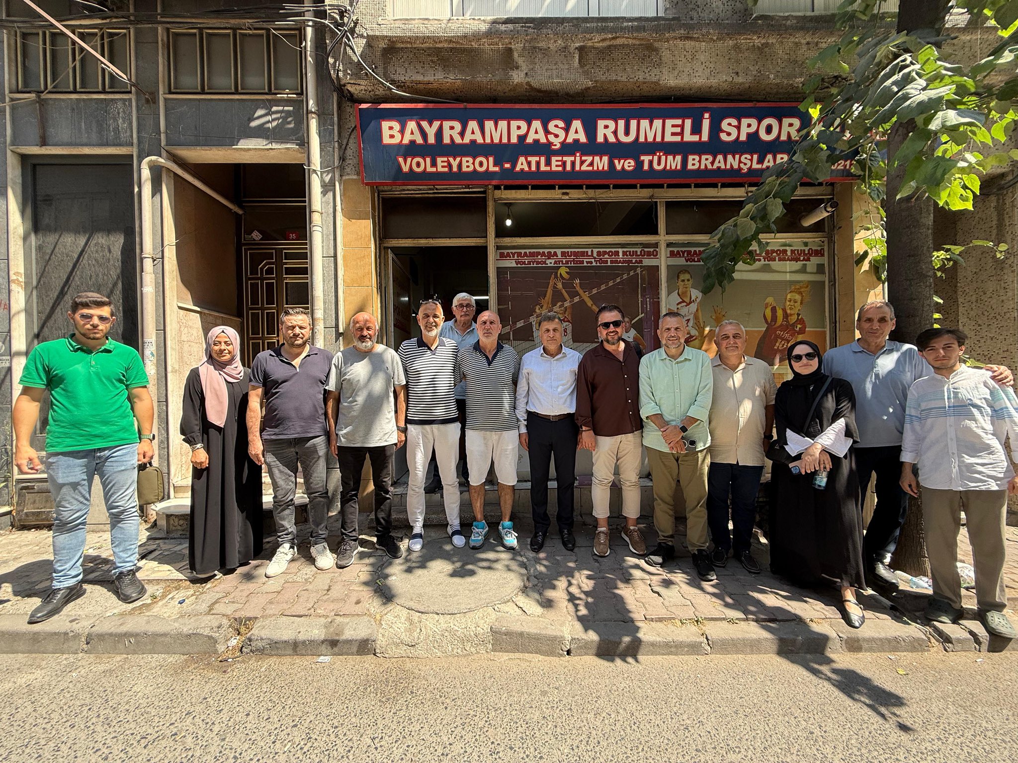 Bayrampaşa Rumeli Spor Kulübü’nü ziyaret ettik.