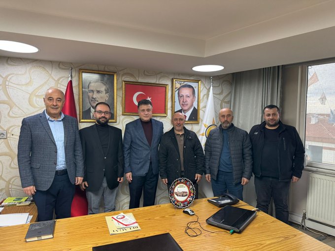 Gaziosmanpaşa İmam-Hatip Lisesi Mezunları ve Mensupları Derneği (GİMDER) yönetimi ilçe binamızda bizleri ziyaret ettiler.