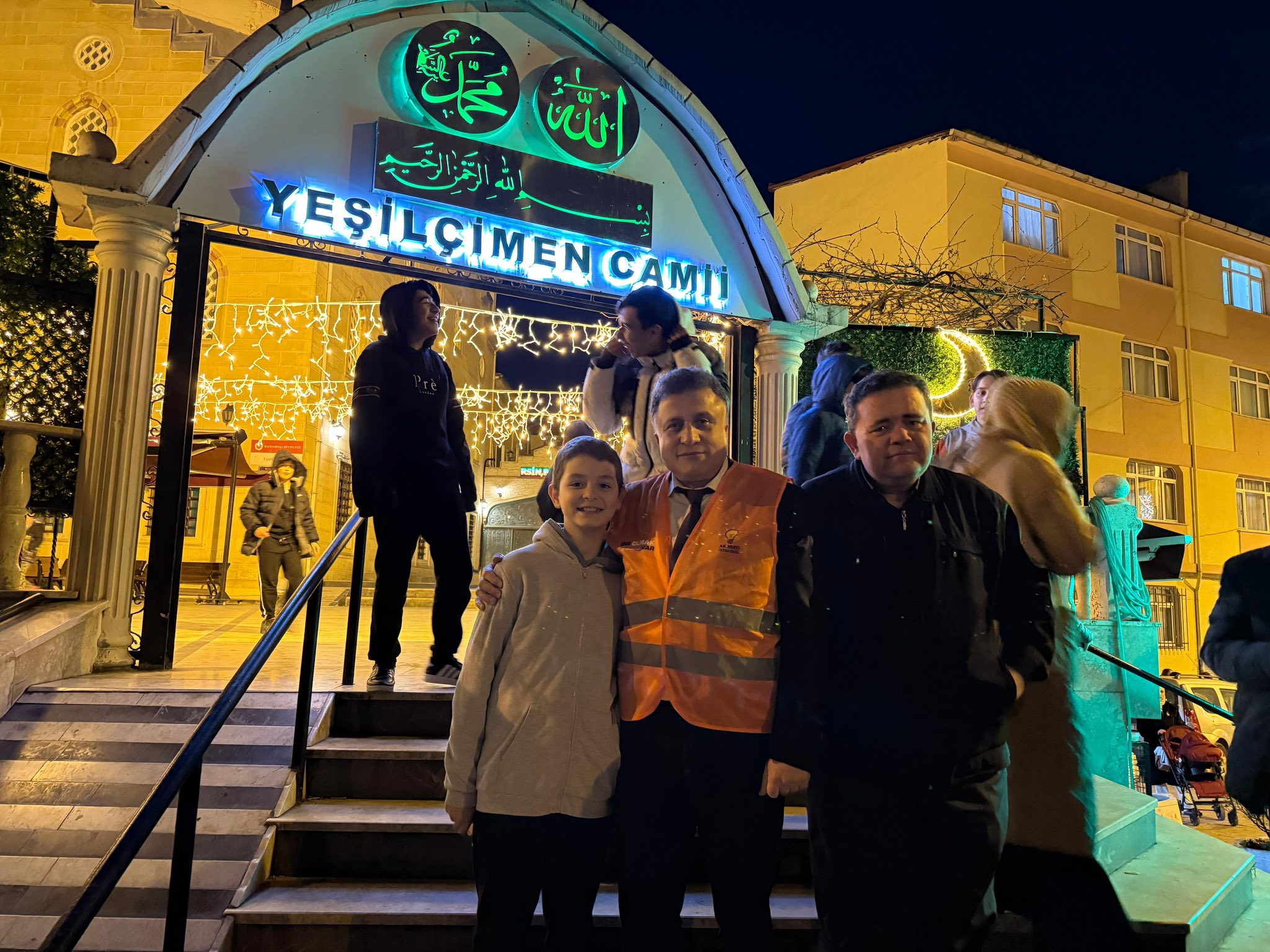 Muratpaşa’da Teravih Sonrası Gönül Buluşması