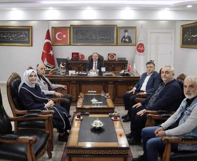 Camiler ve Din Görevlileri Haftası münasebetiyle, İlçe Müftümüz Recep Eren’i makamında Yönetim Kurulu üyelerimizle birlikte ziyaret ettik