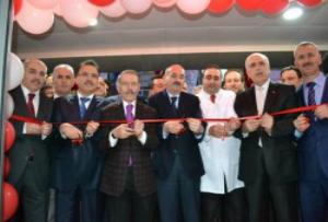 Bakan Müezzinoğlu Baypark Hospital'ın açılışını yaptı